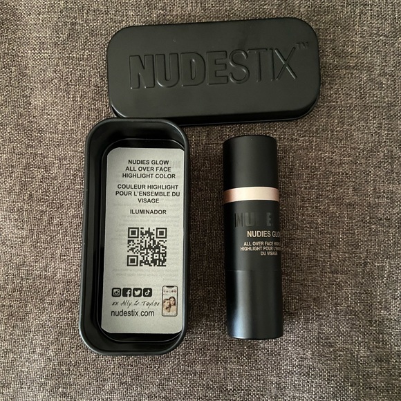 NUDESTIX Other - Nudestix Nudies Glow Highlighter Stick - Bubbly Bebe